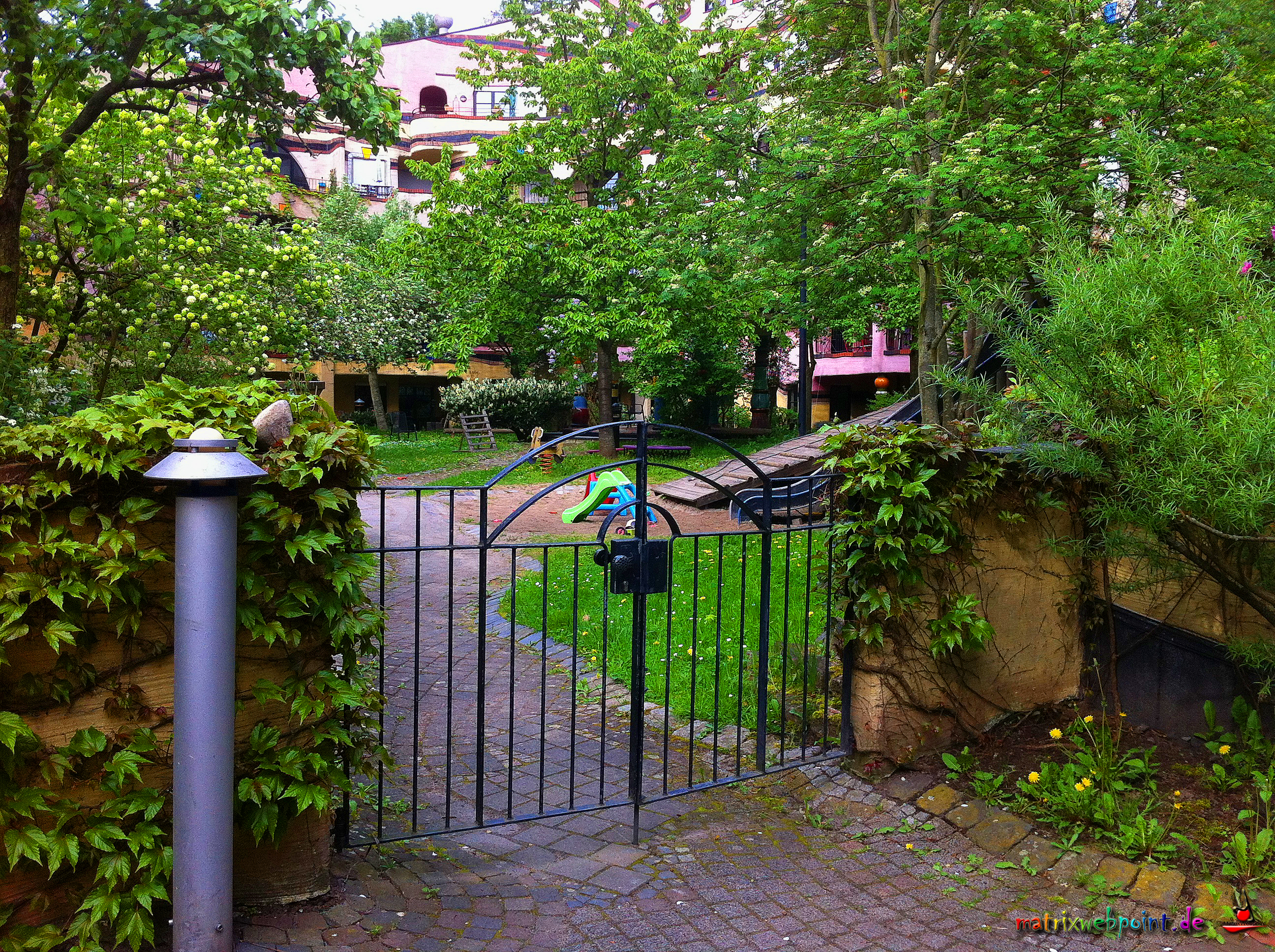         Grüner Paradiesgarten  Waldspirale